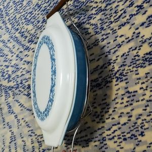 Pyrex blue ivy divided casserole with cradle
